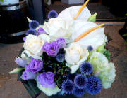 [0025]アレンジメント（パープル）